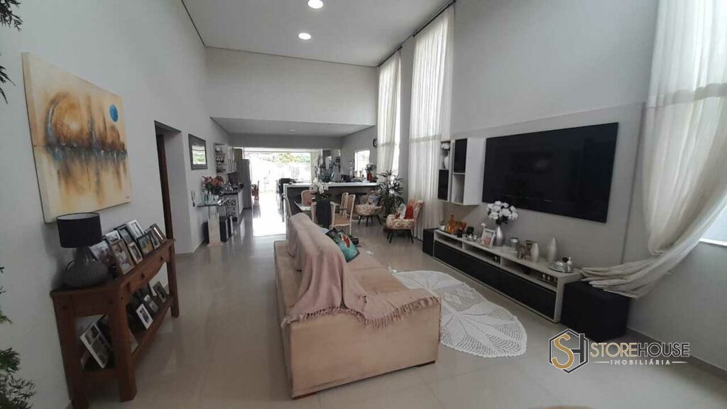 Viva a vida que você sempre sonhou nesta casa em Serra Negra.