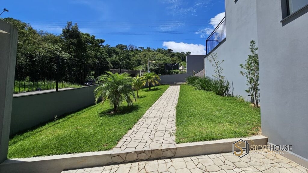 CASA SERRA NEGRA ALTO PADRÃO (44)