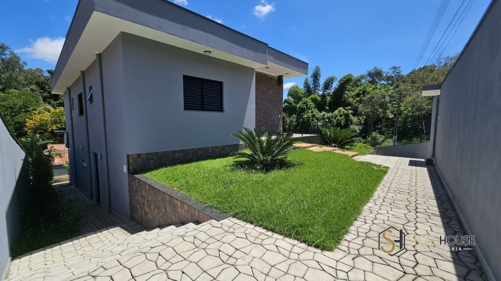 CASA SERRA NEGRA ALTO PADRÃO (47)