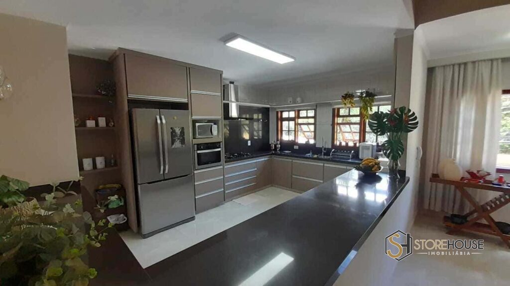 Descubra o charme de Serra Negra com esta casa.