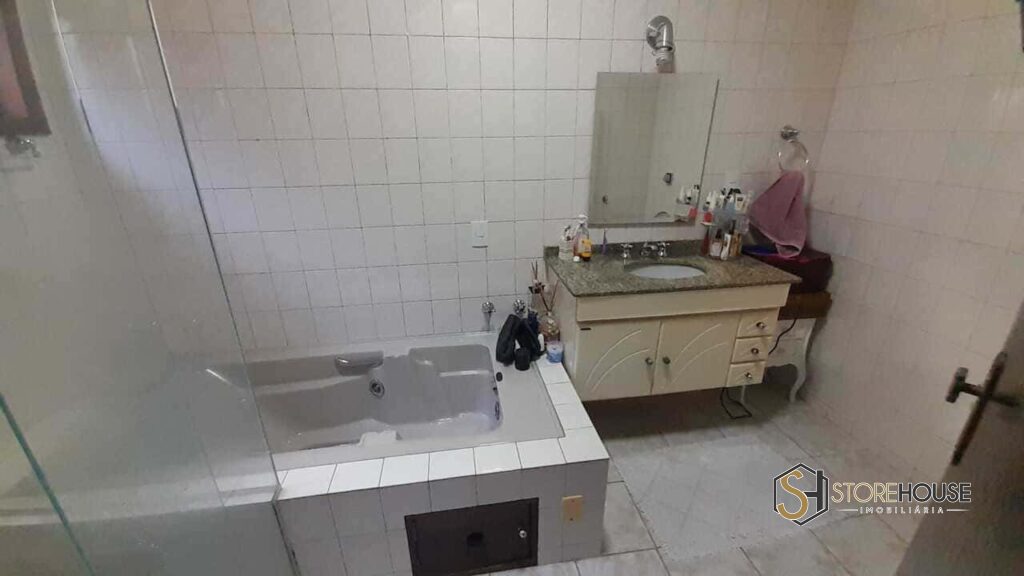 Descubra o charme de Serra Negra com esta casa.