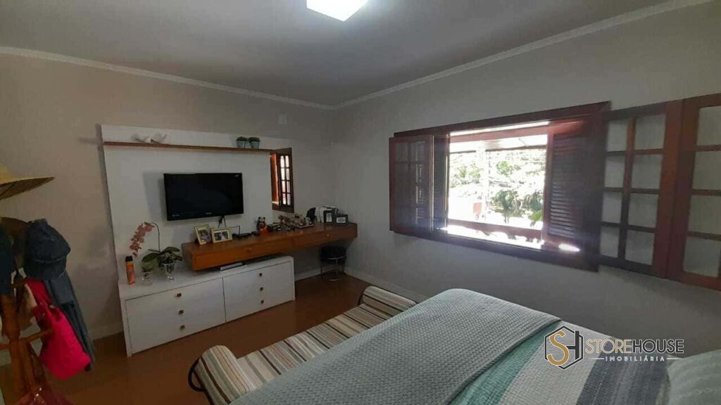 Descubra o charme de Serra Negra com esta casa.