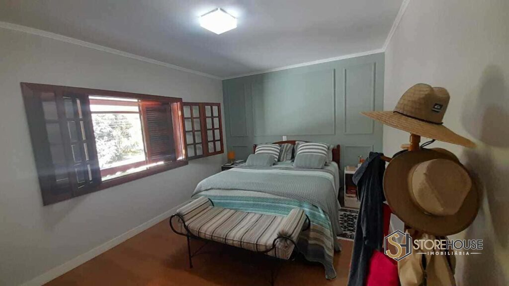 Descubra o charme de Serra Negra com esta casa.