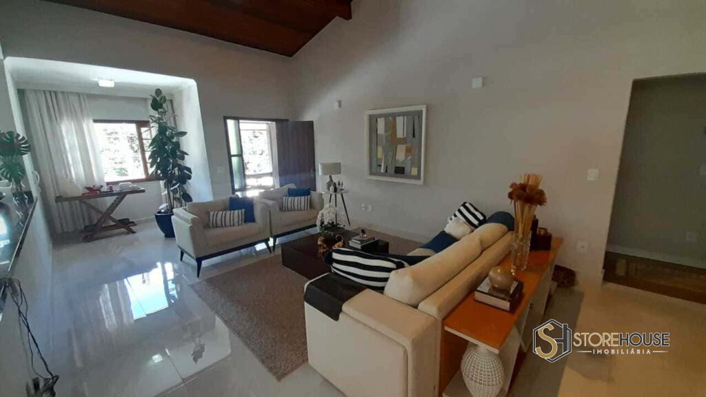 Descubra o charme de Serra Negra com esta casa.