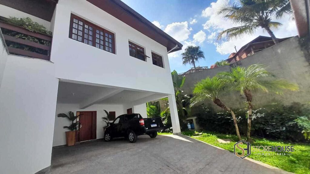 Descubra o charme de Serra Negra com esta casa.