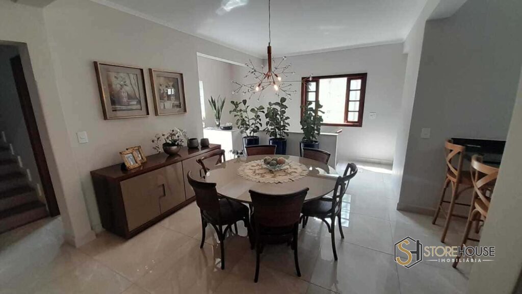 Descubra o charme de Serra Negra com esta casa.