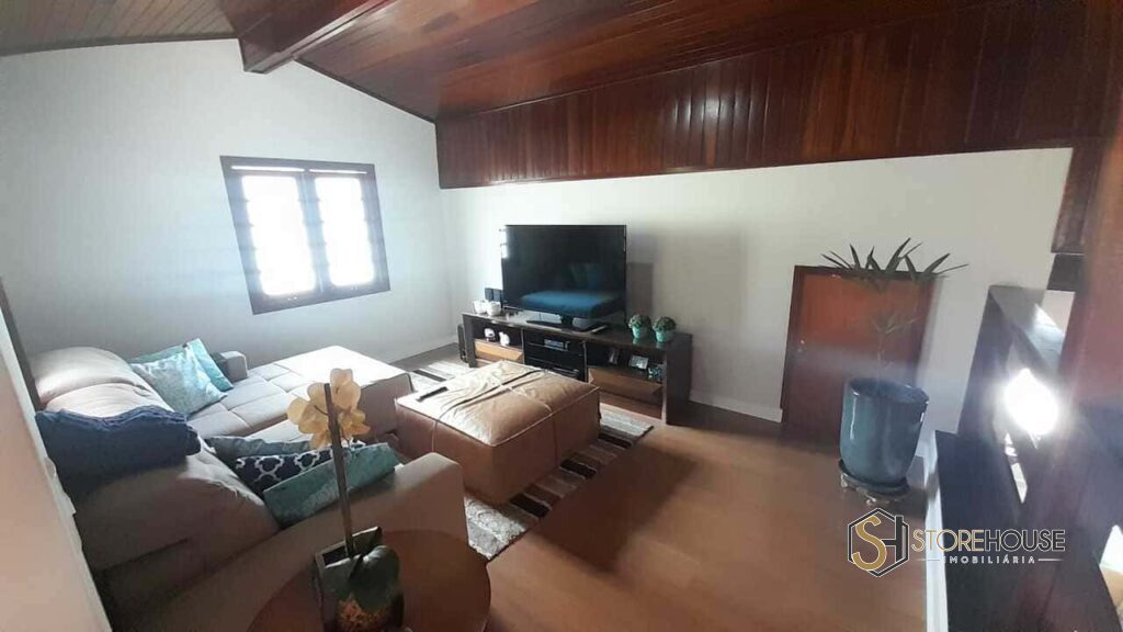 Descubra o charme de Serra Negra com esta casa.