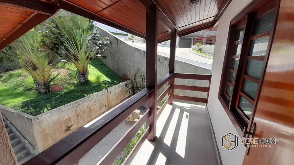 Descubra o charme de Serra Negra com esta casa.