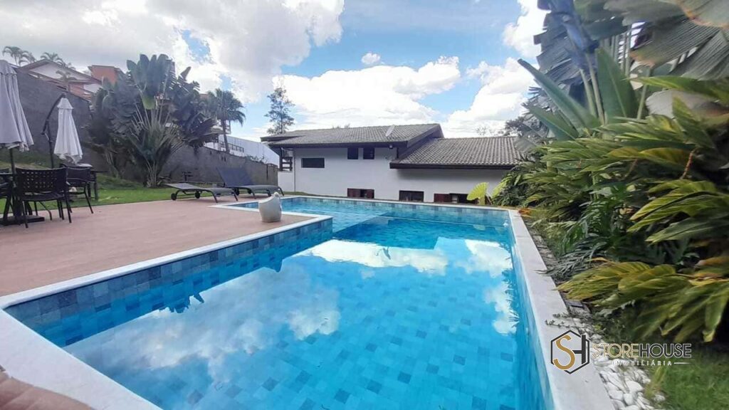 Descubra o charme de Serra Negra com esta casa.