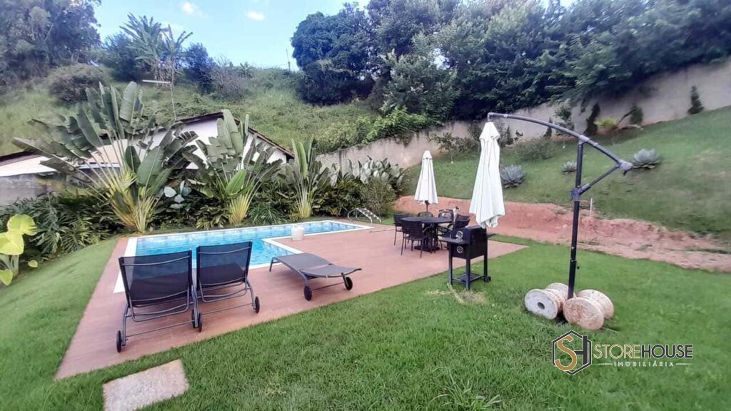 Descubra o charme de Serra Negra com esta casa.