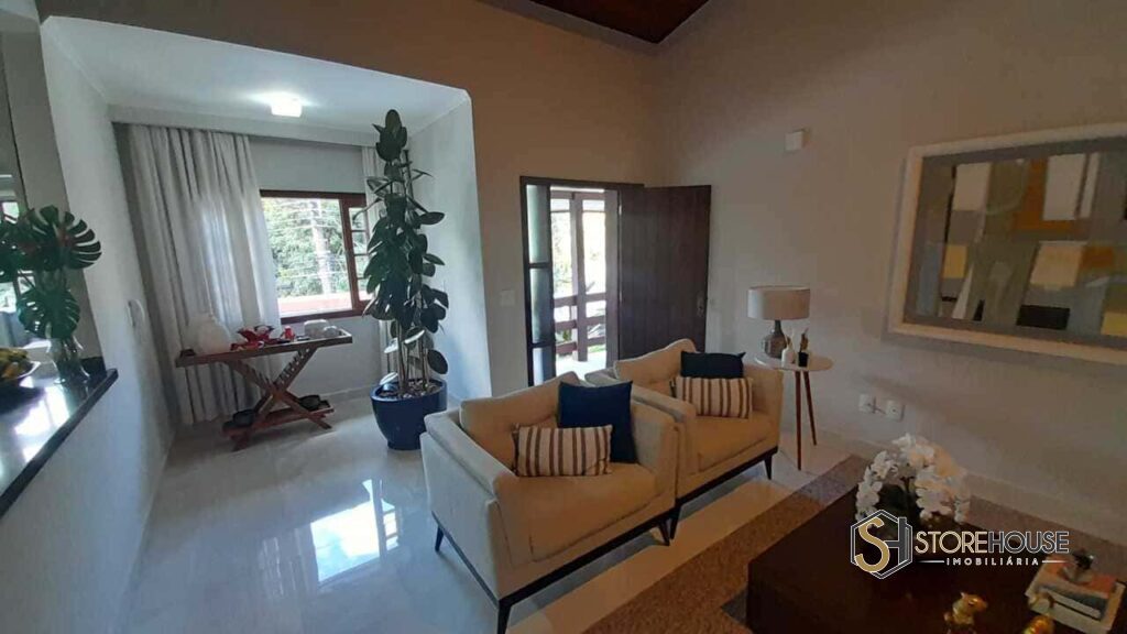 Descubra o charme de Serra Negra com esta casa.