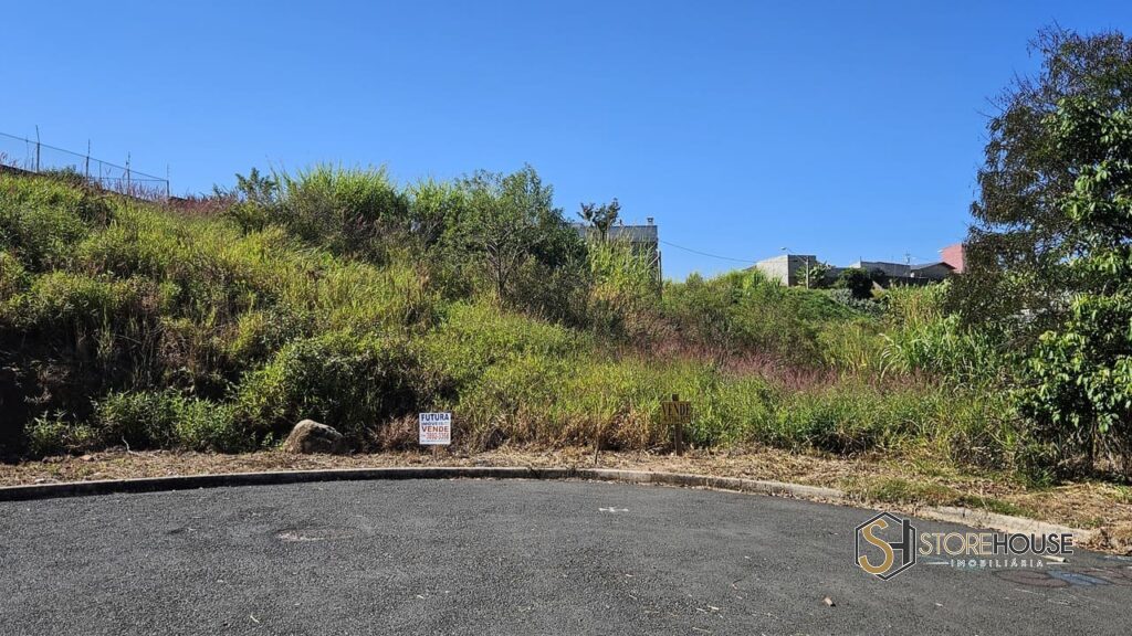 Terreno em Serra Negra (2)